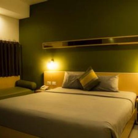 Hotel Tibera Taman Cibeunying Bandung Esterno foto