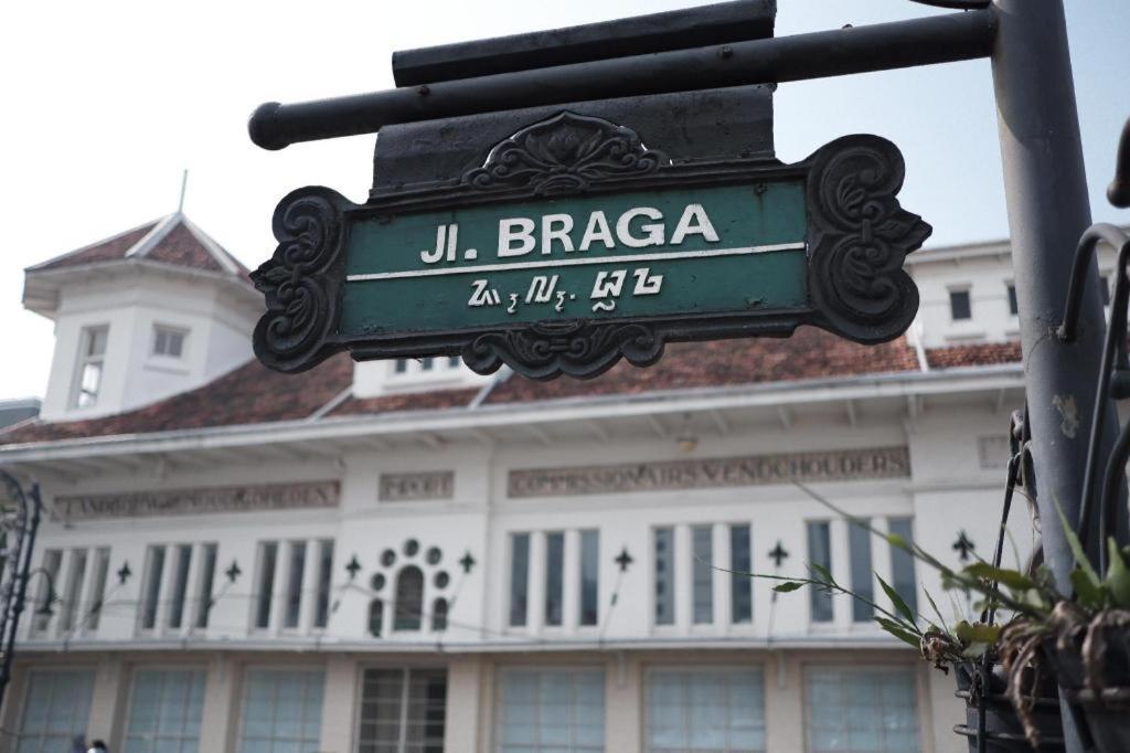 Hotel Tibera Taman Cibeunying Bandung Esterno foto