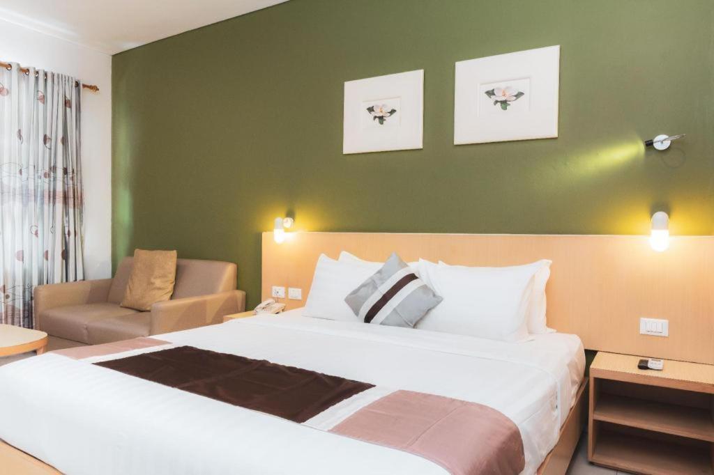 Hotel Tibera Taman Cibeunying Bandung Esterno foto