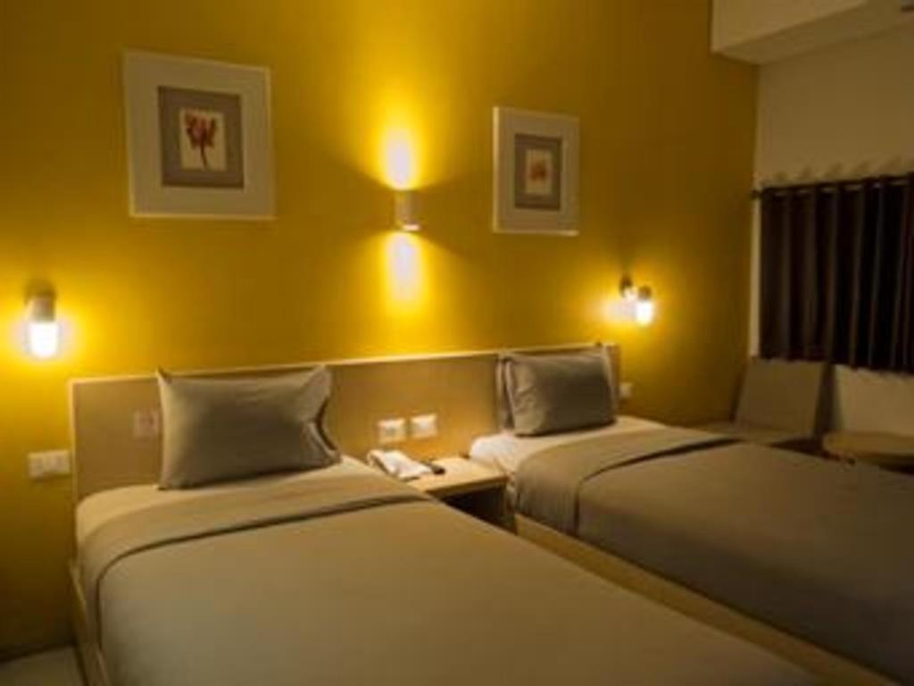Hotel Tibera Taman Cibeunying Bandung Esterno foto