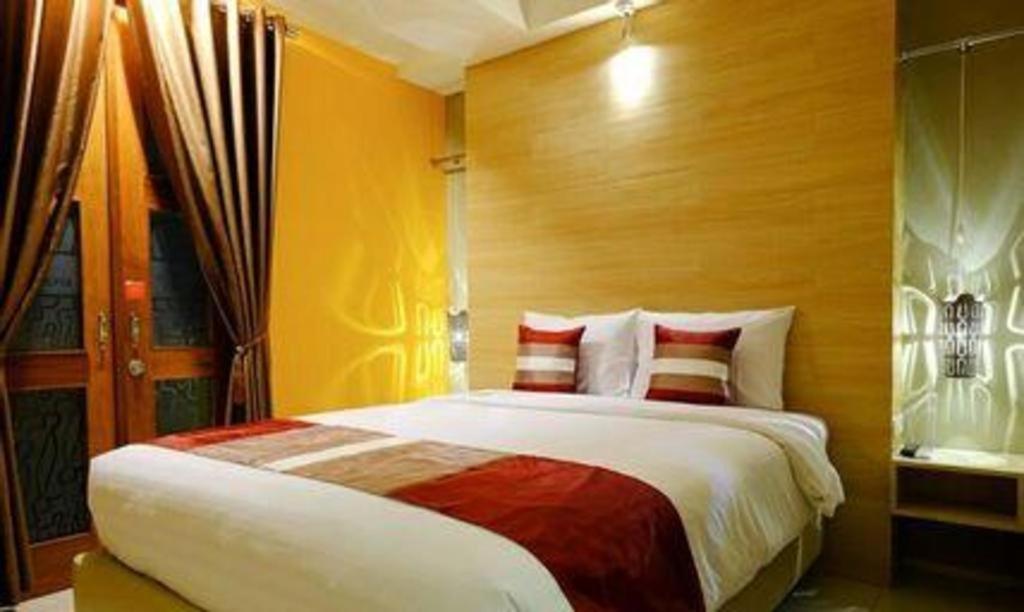 Hotel Tibera Taman Cibeunying Bandung Esterno foto