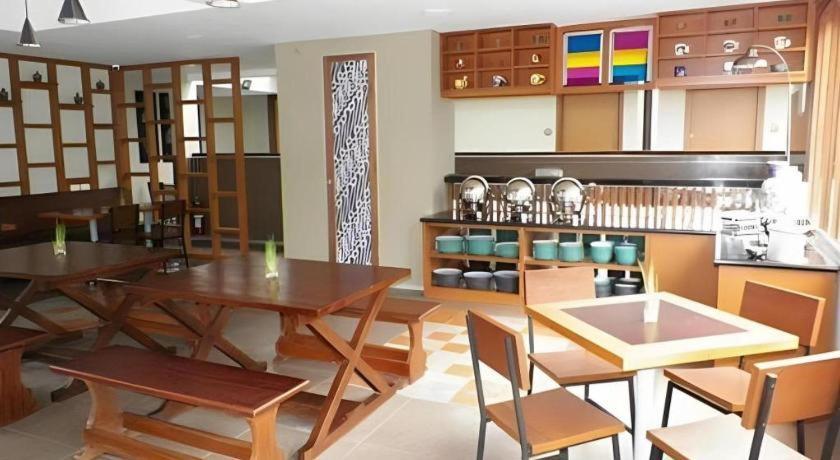 Hotel Tibera Taman Cibeunying Bandung Esterno foto