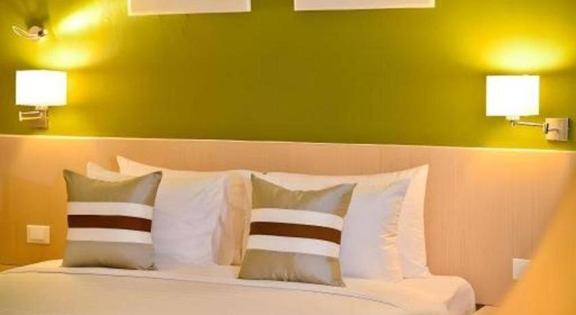 Hotel Tibera Taman Cibeunying Bandung Esterno foto