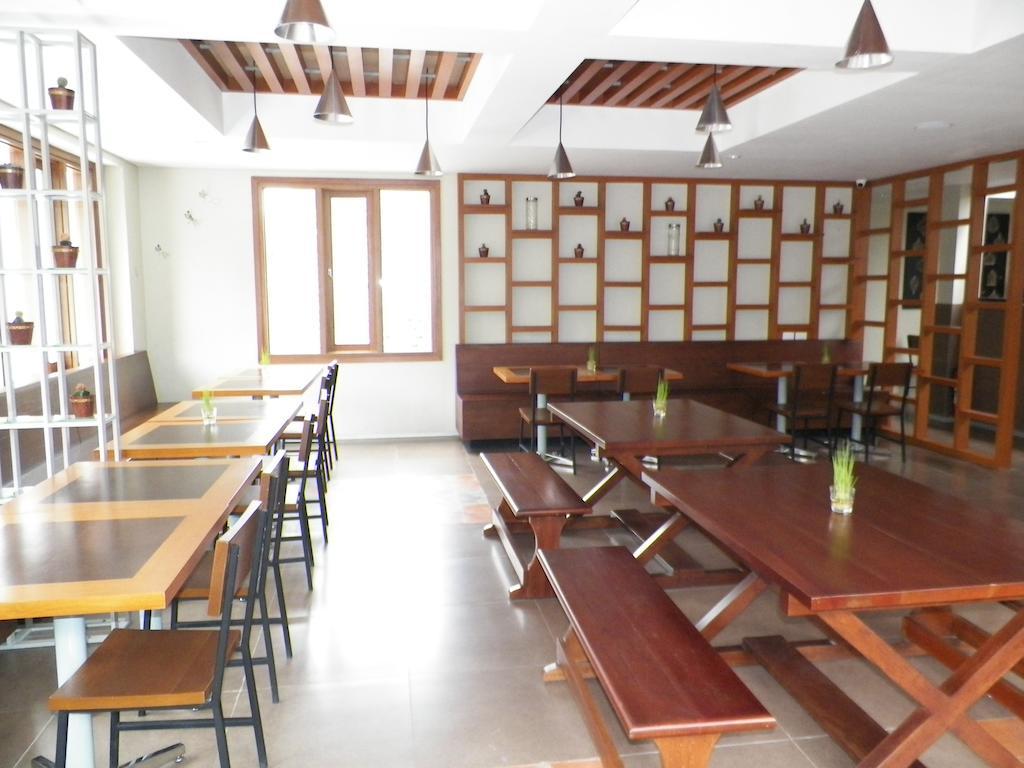 Hotel Tibera Taman Cibeunying Bandung Esterno foto
